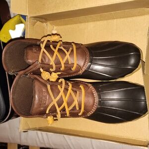 Sperry saltwater boots brown  barely worn maybe 4 times